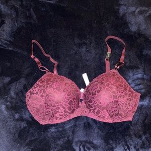 NWT Victoria’s Secret wireless padded lace bra